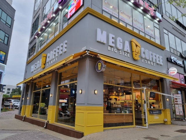 《성북구》★메가커피★ " 매출 3,500 / 권리금 1억 8,000만 "
