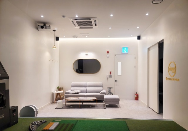 ★『수원 골프존파크』창업몰 특급 매장【투비전 8대 주차 시설깔끔 시니어창업】★