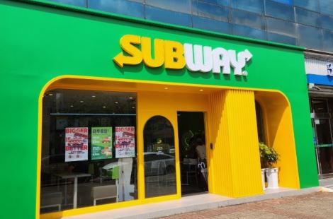 ★중랑★써브웨이 창업!/ 리뉴얼 완료된 매장! / 먹자상권! / 홀 비중높음!