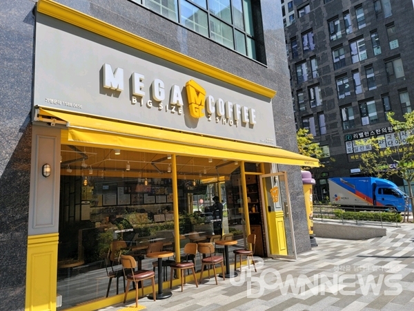 『 천안』《메가커피   창업》월수익 1100만/ 유동인구多多