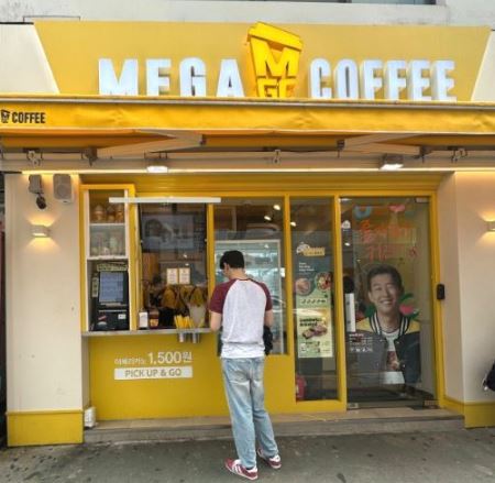 경기 부천 메가커피 / 월매출6142만원 / 권리3억 /고매출 신형매장 양도희망