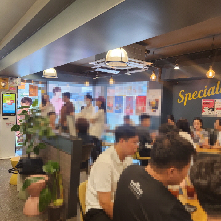 【송파/컴포즈커피】월수익 1100＋＋ / 안정적  → 공인중개사 이준형 추천  