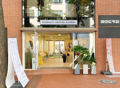 강추【매머드커피 창업】『중구』풀오토운영 배달X 매출 역출구 5M 양도양수 추천  